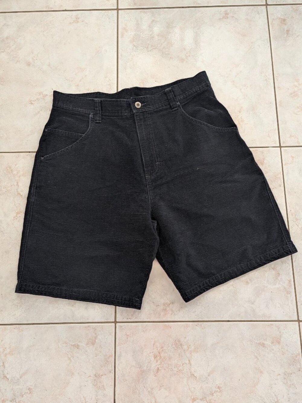 EUC Vintage QuikSilver Corduroy shorts / men's size 36
